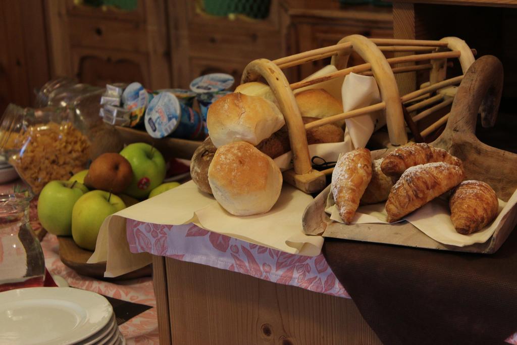 Albergo Bucaneve Campodolcino Zewnętrze zdjęcie